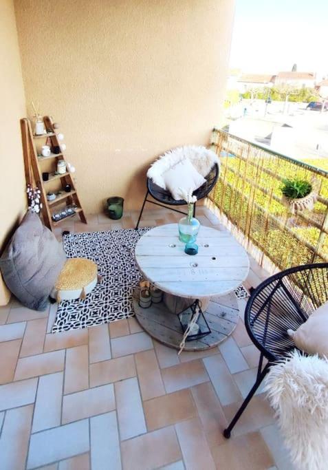 Un Nid D'Amour Apartamento Ruoms Exterior foto