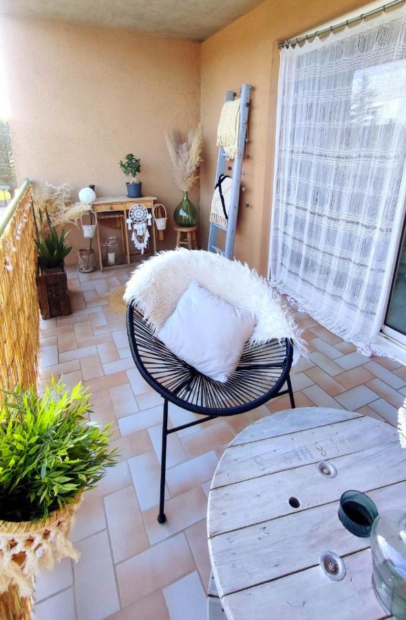 Un Nid D'Amour Apartamento Ruoms Exterior foto